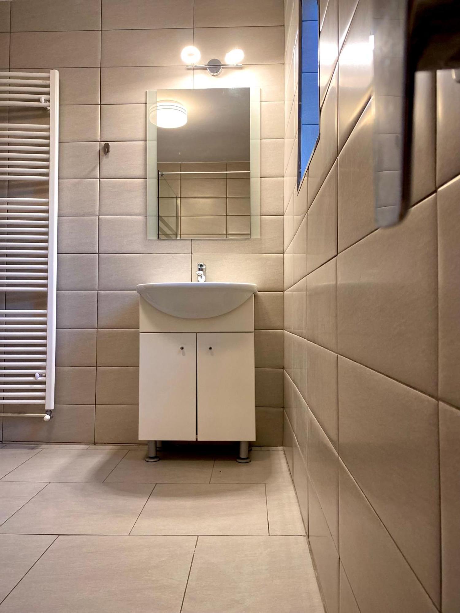 Casa Topazz Târgu Jiu Εξωτερικό φωτογραφία