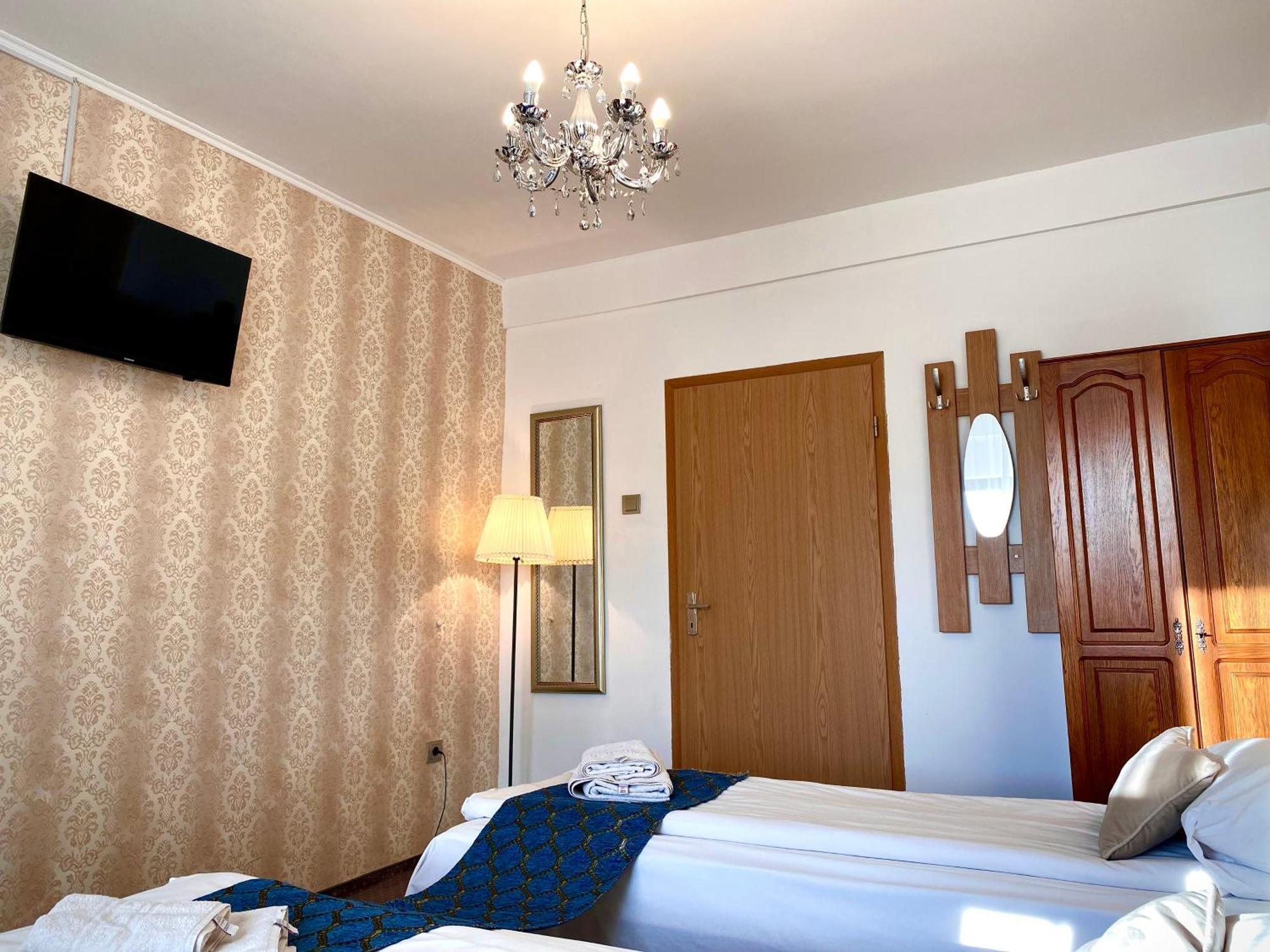 Casa Topazz Târgu Jiu Εξωτερικό φωτογραφία